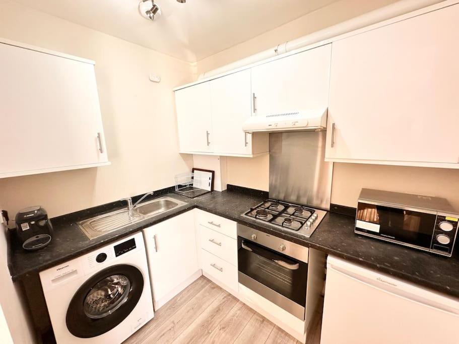 2 Bedroom Apartment In Se13 Londyn Zewnętrze zdjęcie